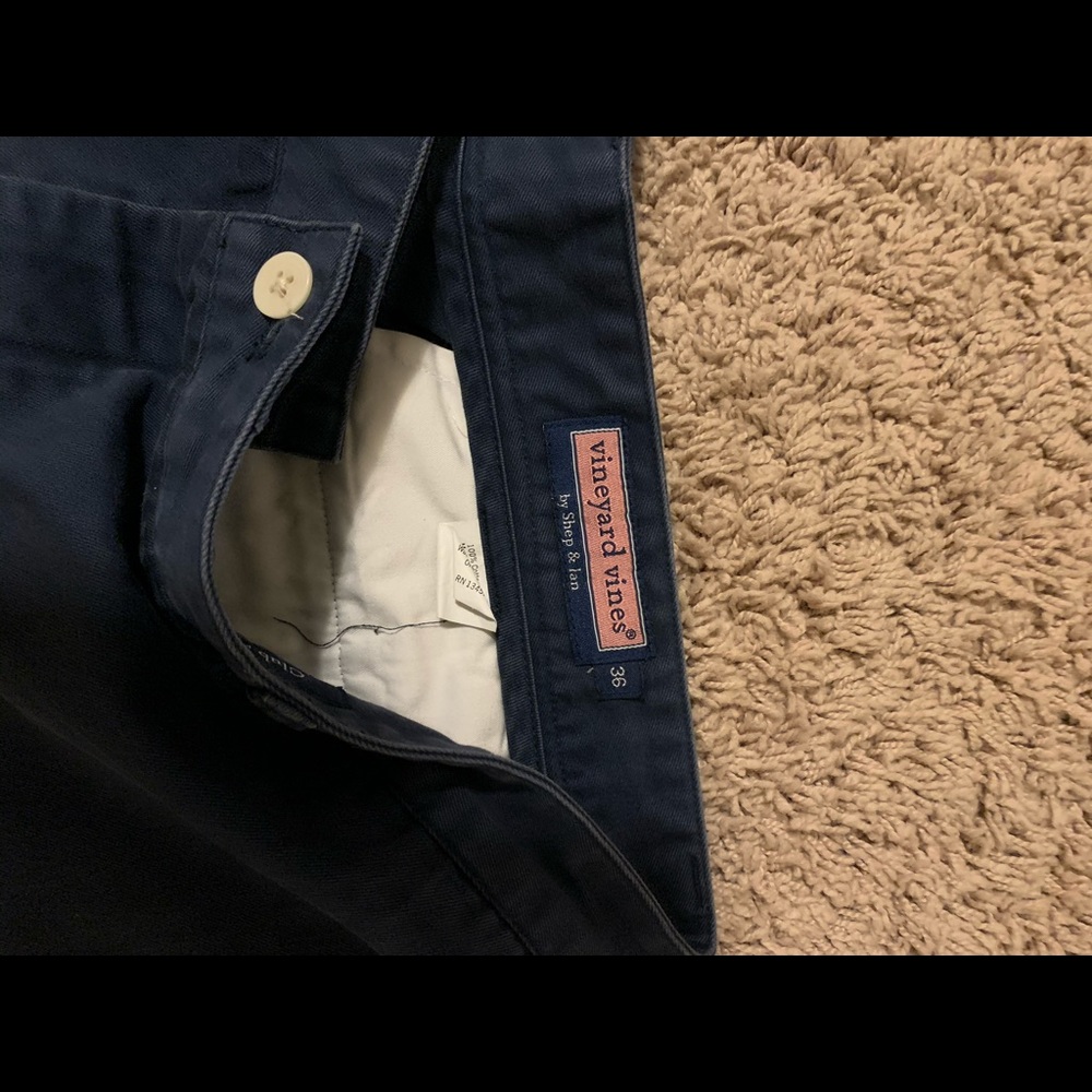 Vineyard Vines flat front shorts size 36